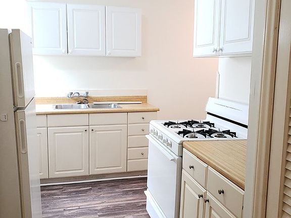 3rd image of 916-922 Orange Ave #920-4