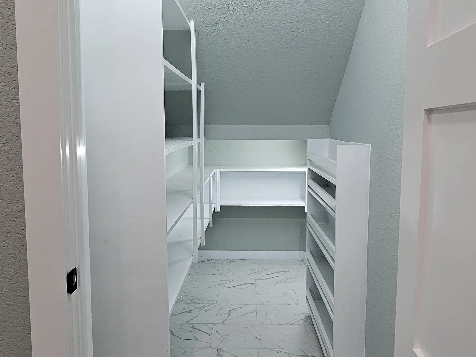 3 bed, 2.5 bath, 1493 sqft, $1,700 — Photo 3