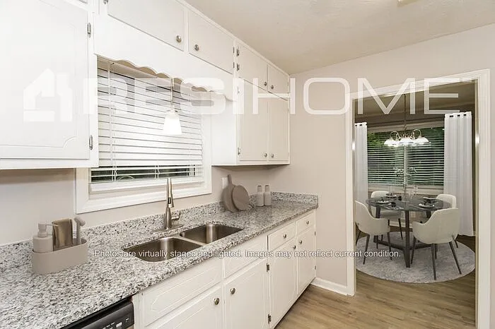3 bed, 2.0 bath, 1350 sqft, $1,725 — Photo 3
