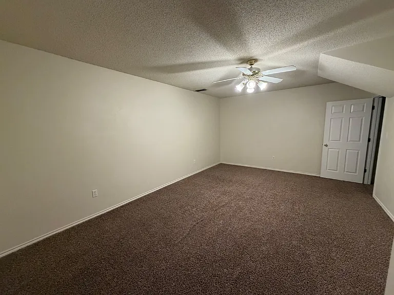 9709 Joliet Ave — Photo 13
