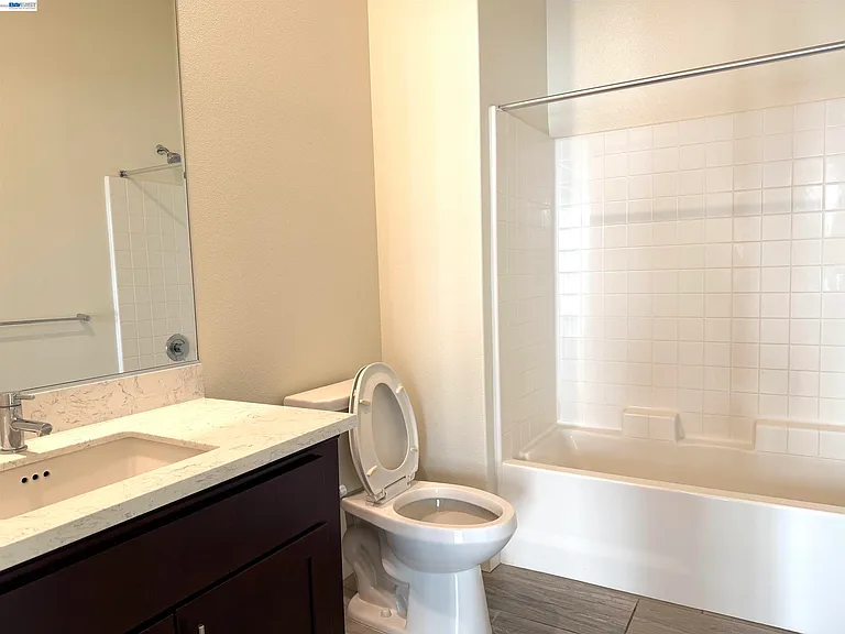 1625 Delano St #31A — Photo 13