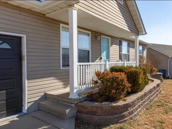 818 Hawks Circle Dr, Hillsboro, MO 63050