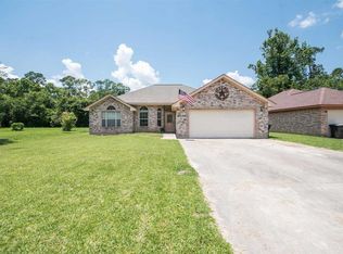 150 Needles St, Vidor, TX 77662