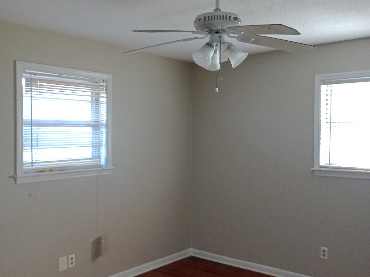 3 bed, 1600 sqft, $1,000 — Photo 4