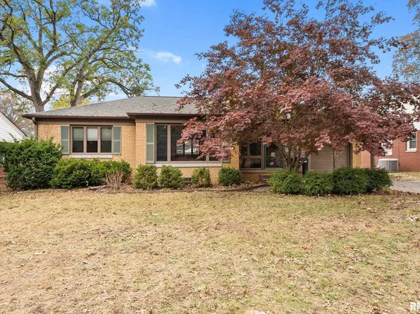 2721 30th Ave, Rock Island, IL 61201