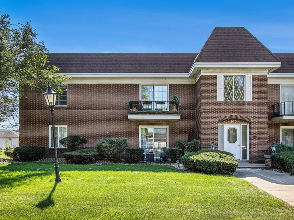 920 Camellia Dr APT 5, Munster, IN 46321