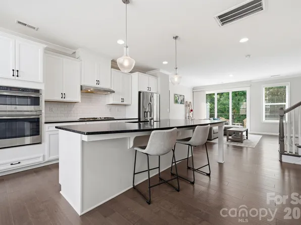 507 Upper Stone Cres, Charlotte, NC 28211