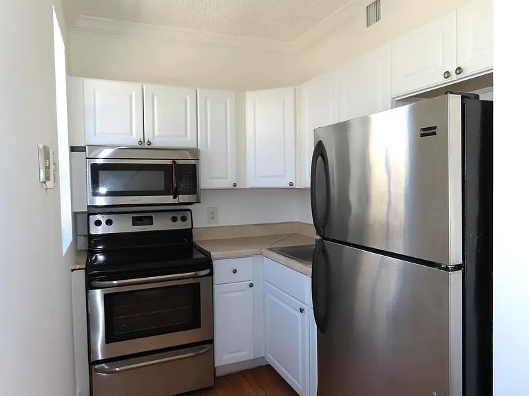 605 Euclid Ave #202 — Photo 6