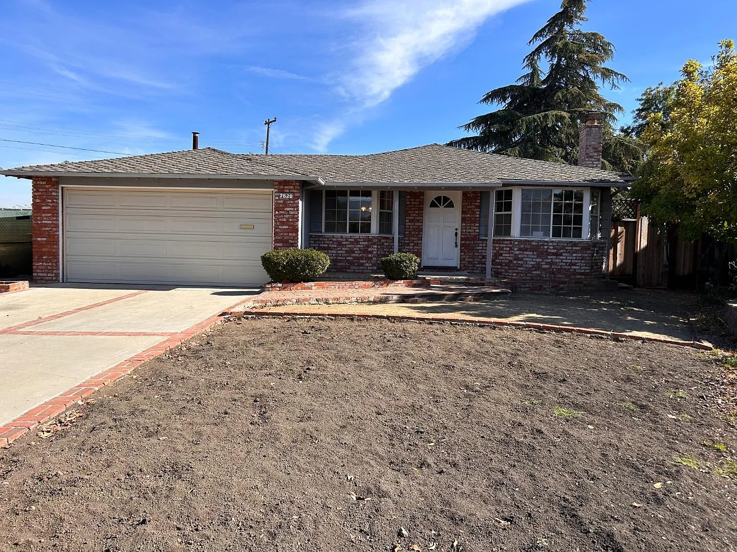 7620 W Hill Ln photo 1