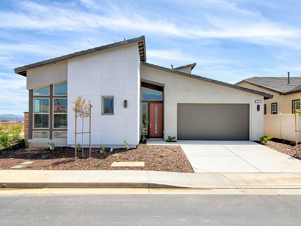 Elan Homesite 73 - Front Exterior