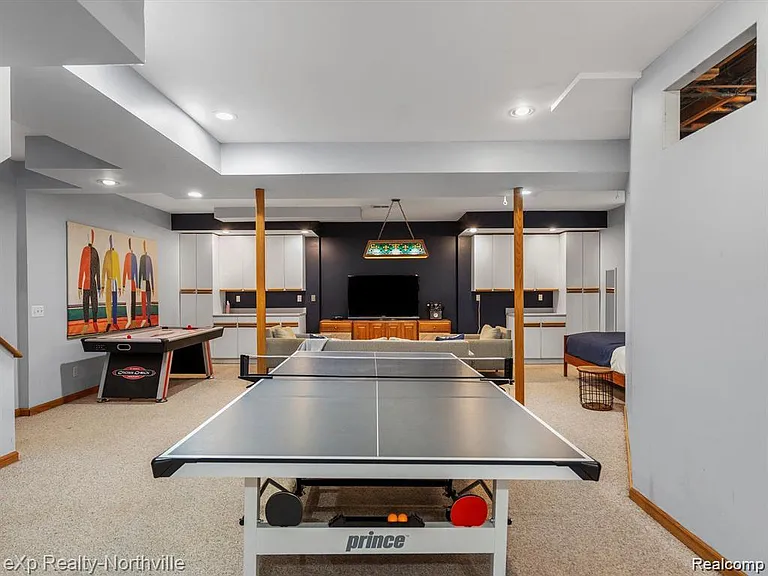 38205 Connaught Dr — Photo 43