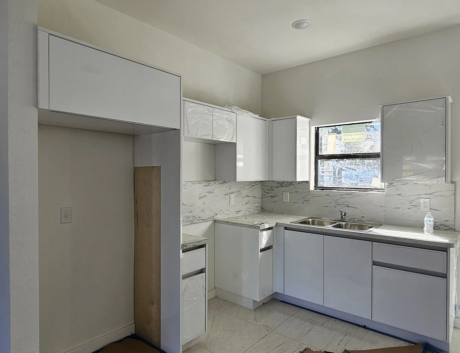 3 bed, 2.0 bath, $3,000 — Photo 3
