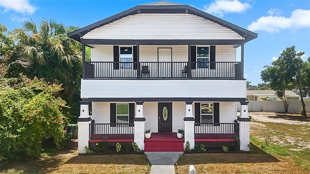 6 bed, 5.0 bath, 2517 sqft, $6,800 — Photo 1