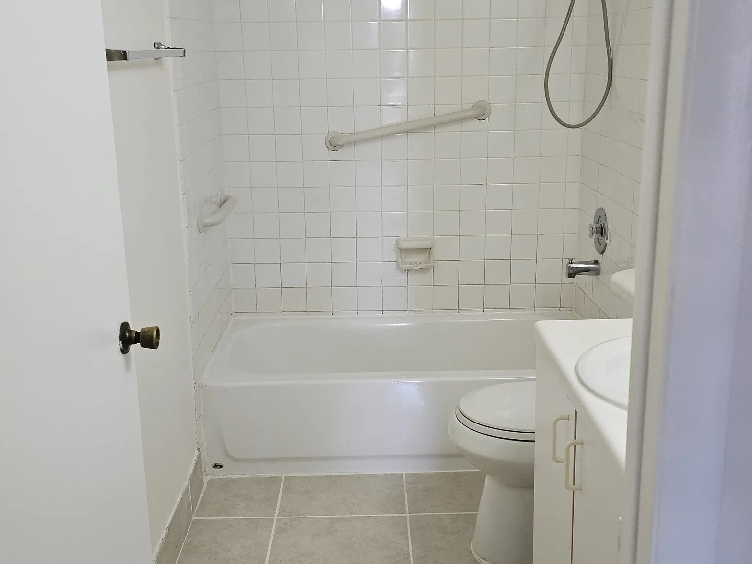 1 bed, 750 sqft, $1,900 — Photo 1