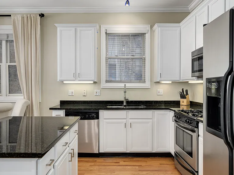 2512 W Thomas St #1 — Photo 8