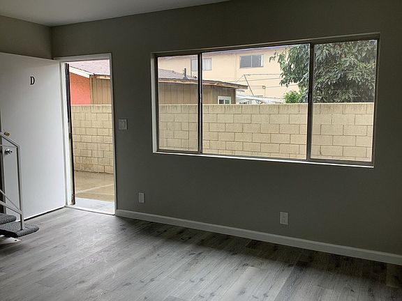 4th image of 4008 Live Oak St #D