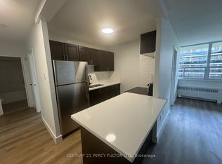 7 Park Vis #609, Toronto, ON M4B 1A4