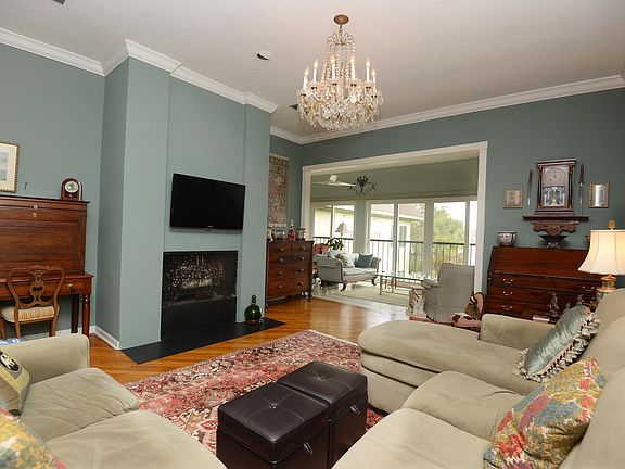 5th image of 4300 Lakeside Dr Unit 12