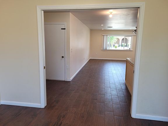 3rd image of 42300 Kansas St