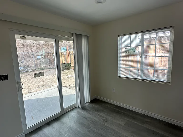 940 Lillian Dr — Photo 8