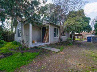 921 R St, Merced, CA 95341