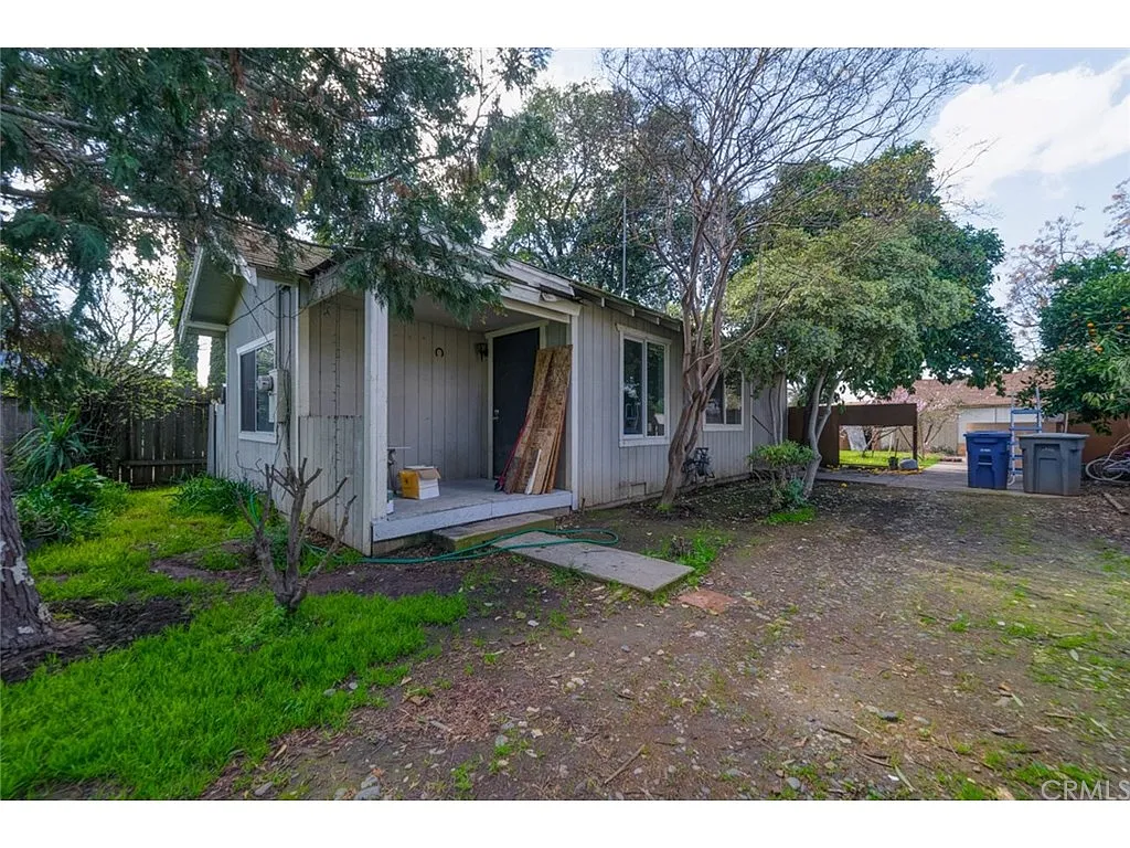 921 R St photo 1