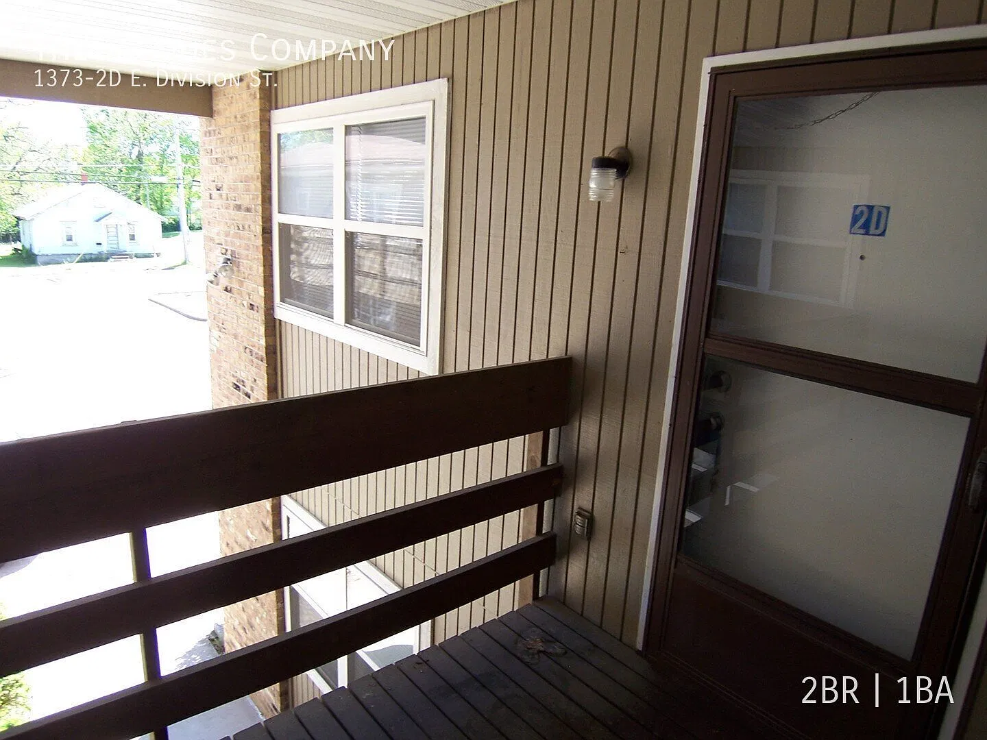Spacious 2 Bedroom 1 Bath Apartment — Photo 2