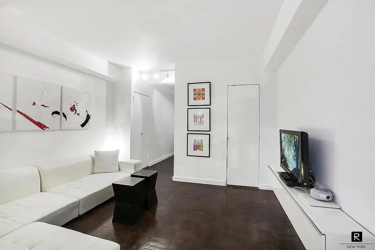 240 East 46th Street — Photo 2