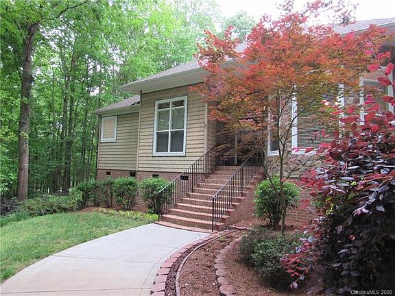 2nd image of 126 Shavender Dr