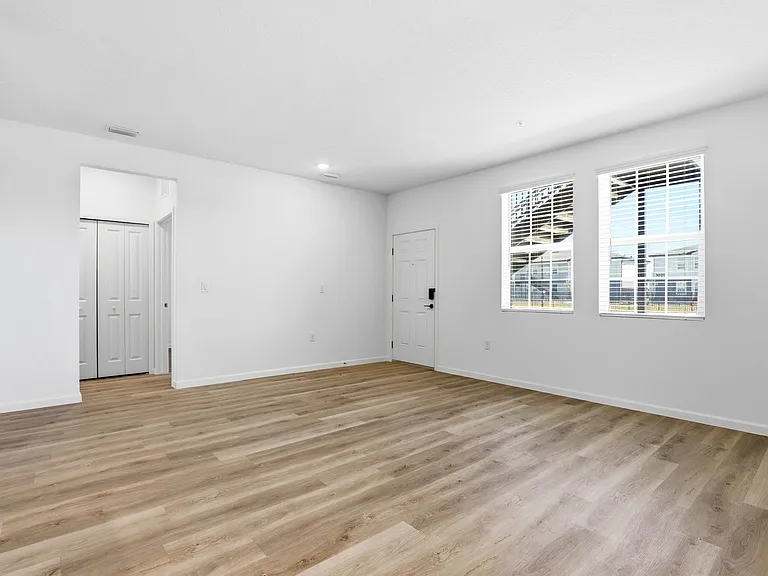 Venture Apartments — Photo 20