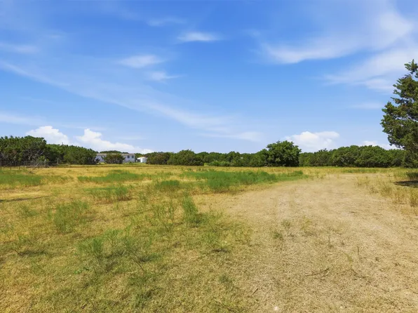 9132 Windmill Ct W, Cleburne, TX 76033