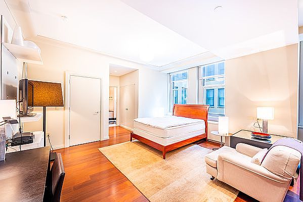 1st image of 55 Wall St APT 813