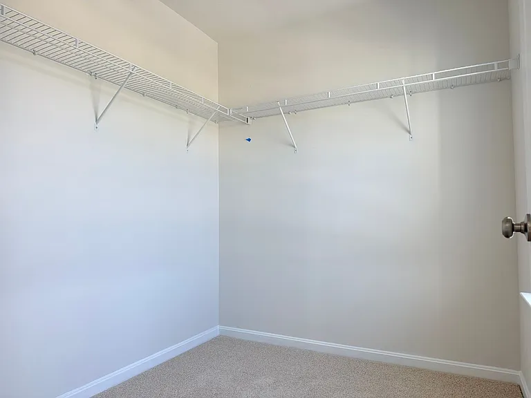529 Colette St — Photo 13