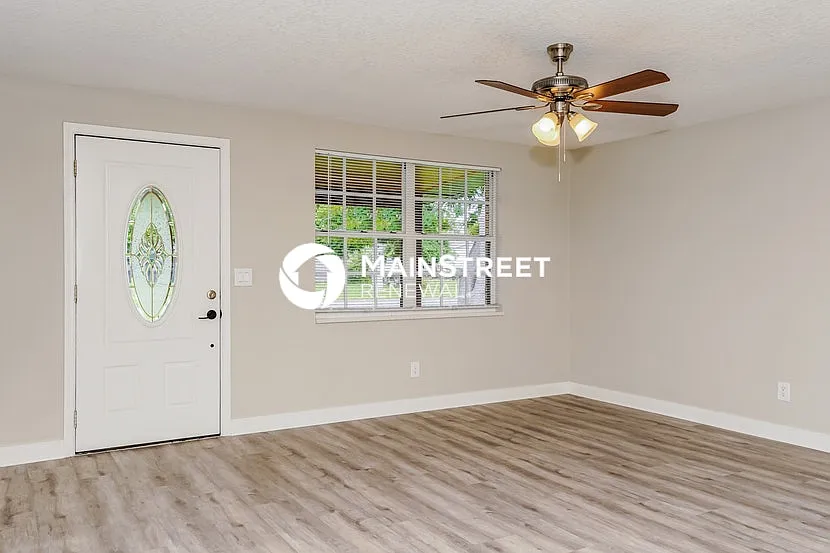 925 N Singleton Ave — Photo 2