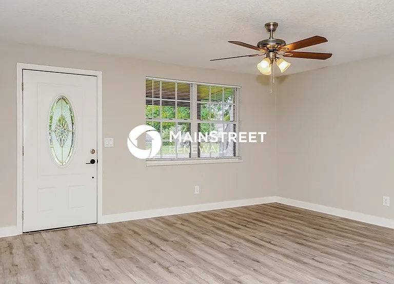 925 N Singleton Ave — Photo 3