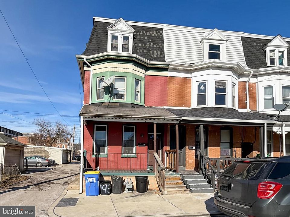 1st image of 939 W Poplar St
