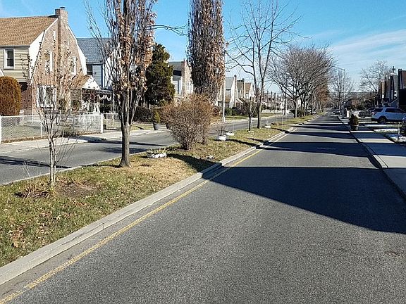 5th image of 22116 Murdock Ave