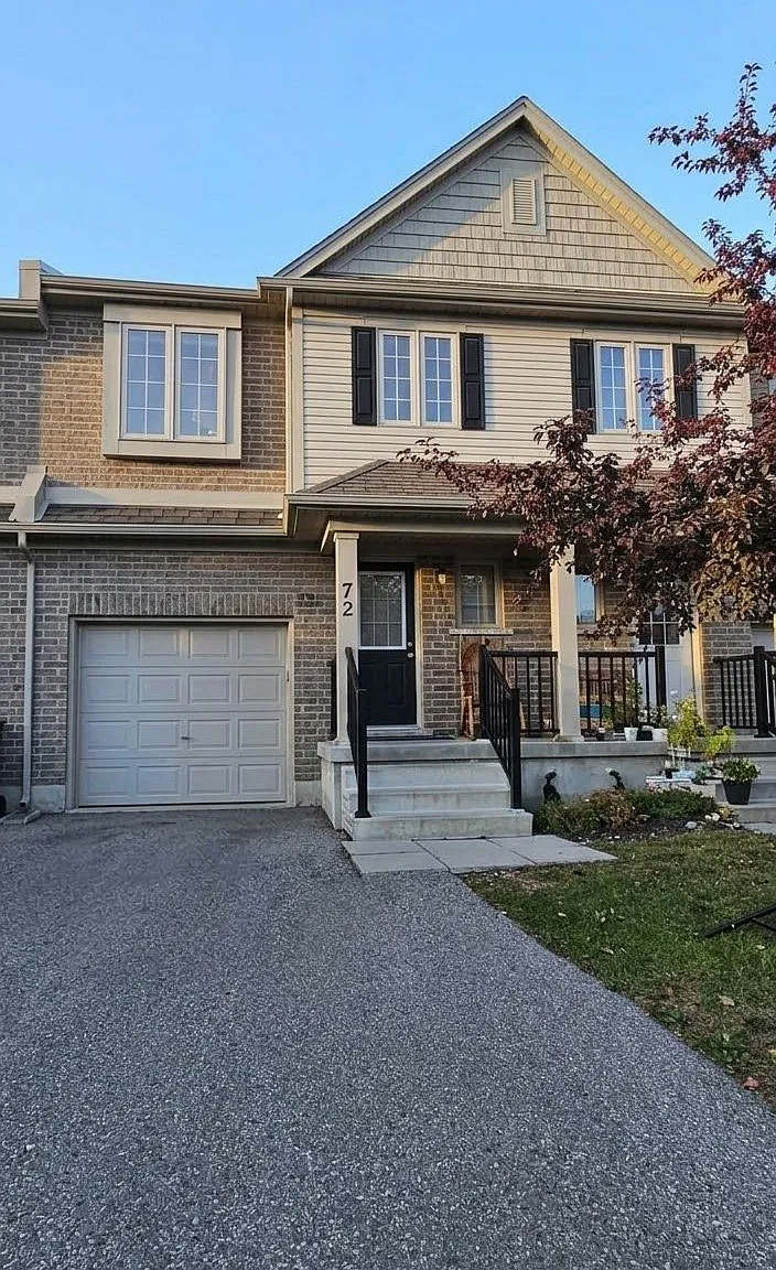4 bed, $2,490 — Photo 1
