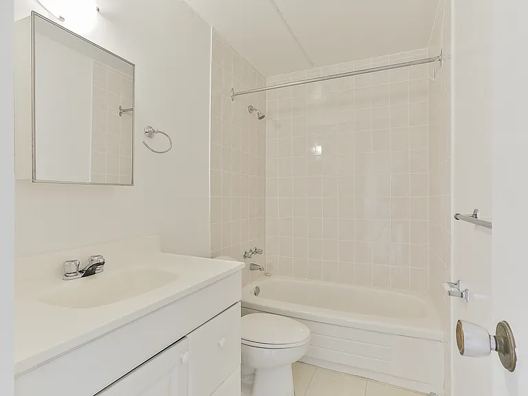 51 Trailridge Cres — Photo 6