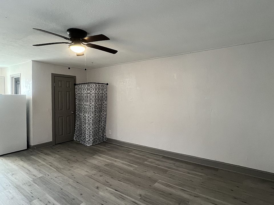2nd image of 1361-1363 E Price St #1