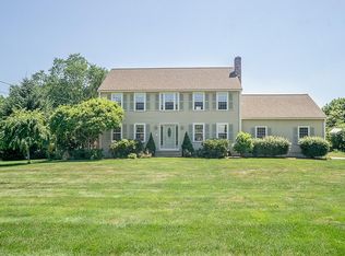 2 Musquit Rd, Medway, MA 02053