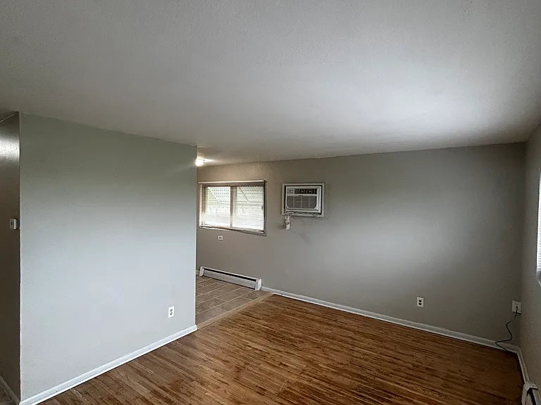3126 E 58th St #10 — Photo 3