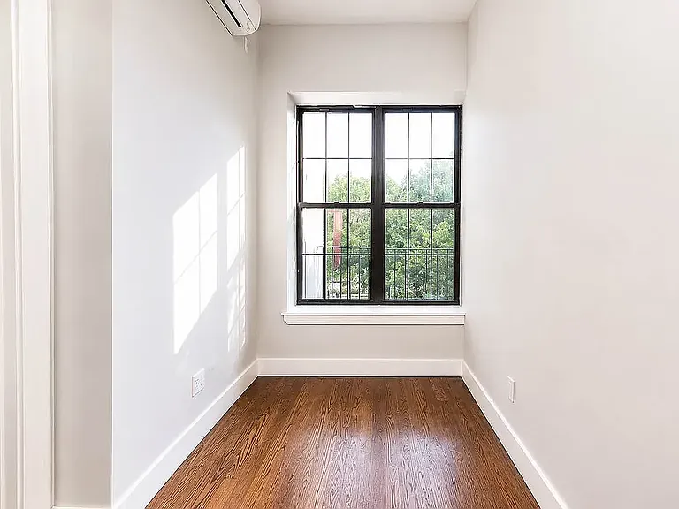 462 Central Ave #4B — Photo 4