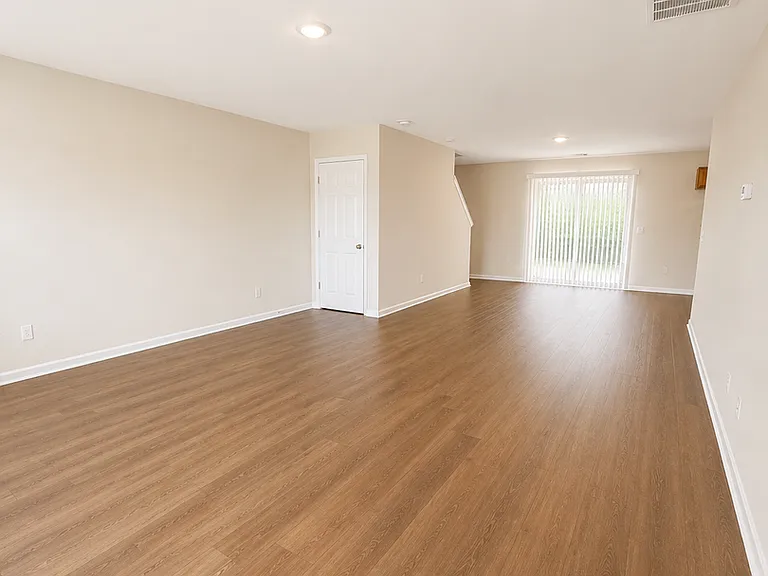 81 Roseberry Cir — Photo 3