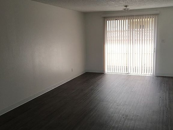5th image of 512 S Oakdale Ave APT 6