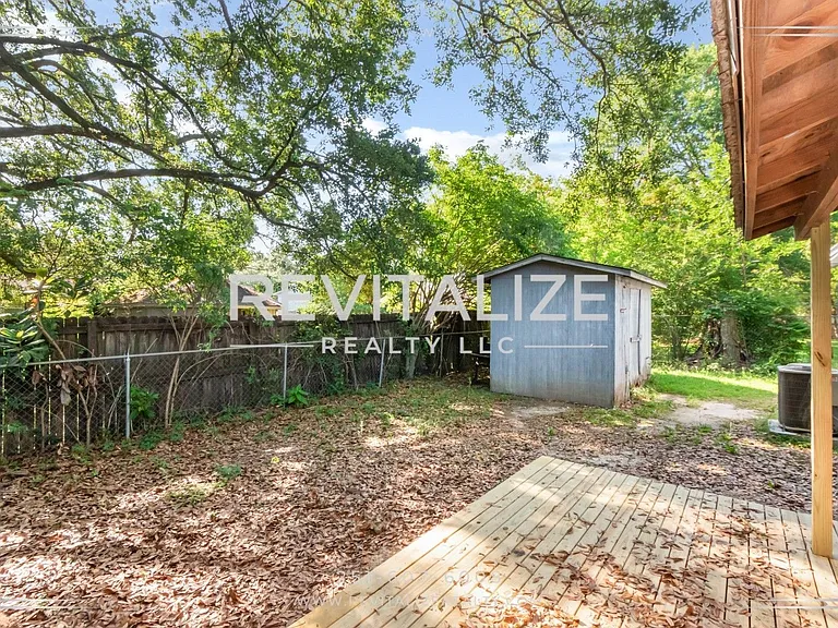 James Street Duplex — Photo 25