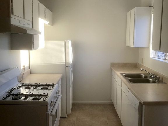 2nd image of 3671 Veteran Ave APT 12