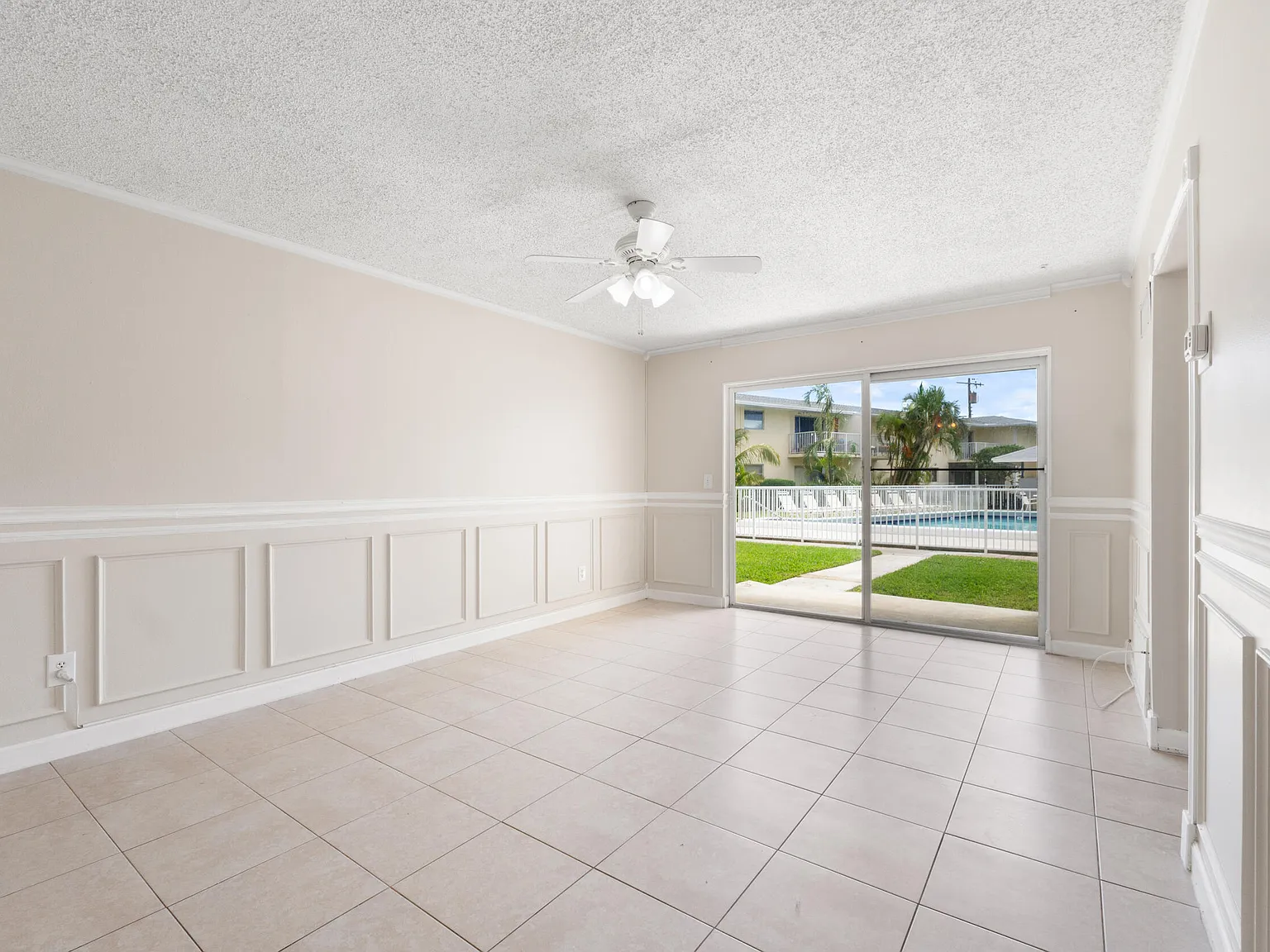 3 bed, 2.0 bath, 1496 sqft, $2,450 — Photo 4