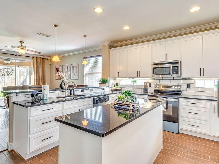 895 Solimar Way — Photo 8