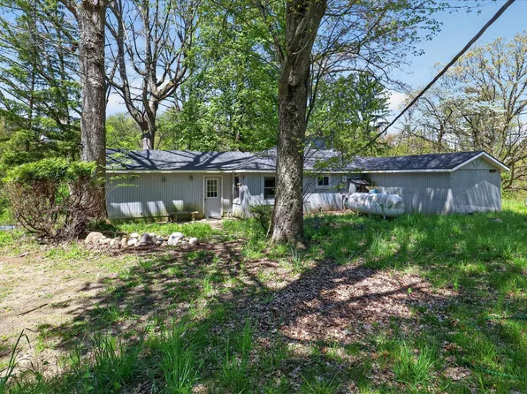 56447 Twin Lakes Rd, Cassopolis, MI 49031
